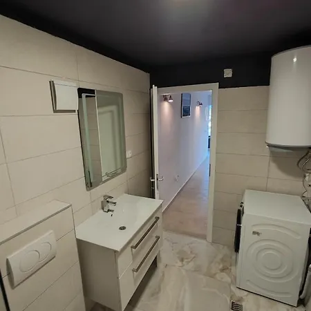 Seaview Apartment, Fresh & Renovated Appartement Nin
