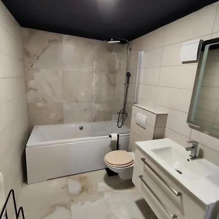 Seaview Holiday Apartment, Fresh & Renovated Lägenhet *