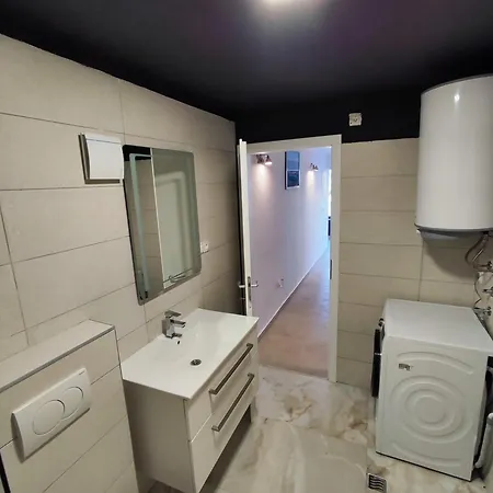 Seaview Holiday Apartment, Fresh & Renovated Lägenhet *